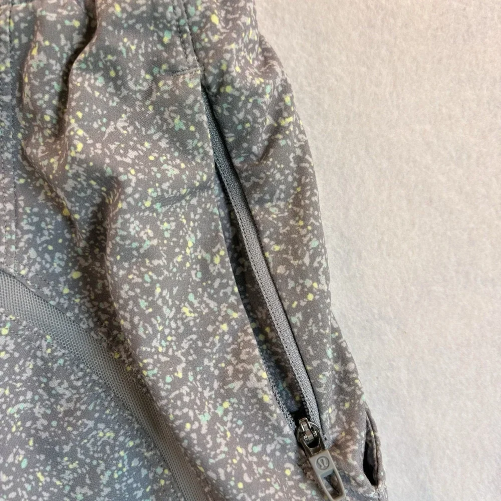 Lululemon Shorts Mens L Jitter Dot Gray Pace Breaker Lined Stretch Zip Pocket